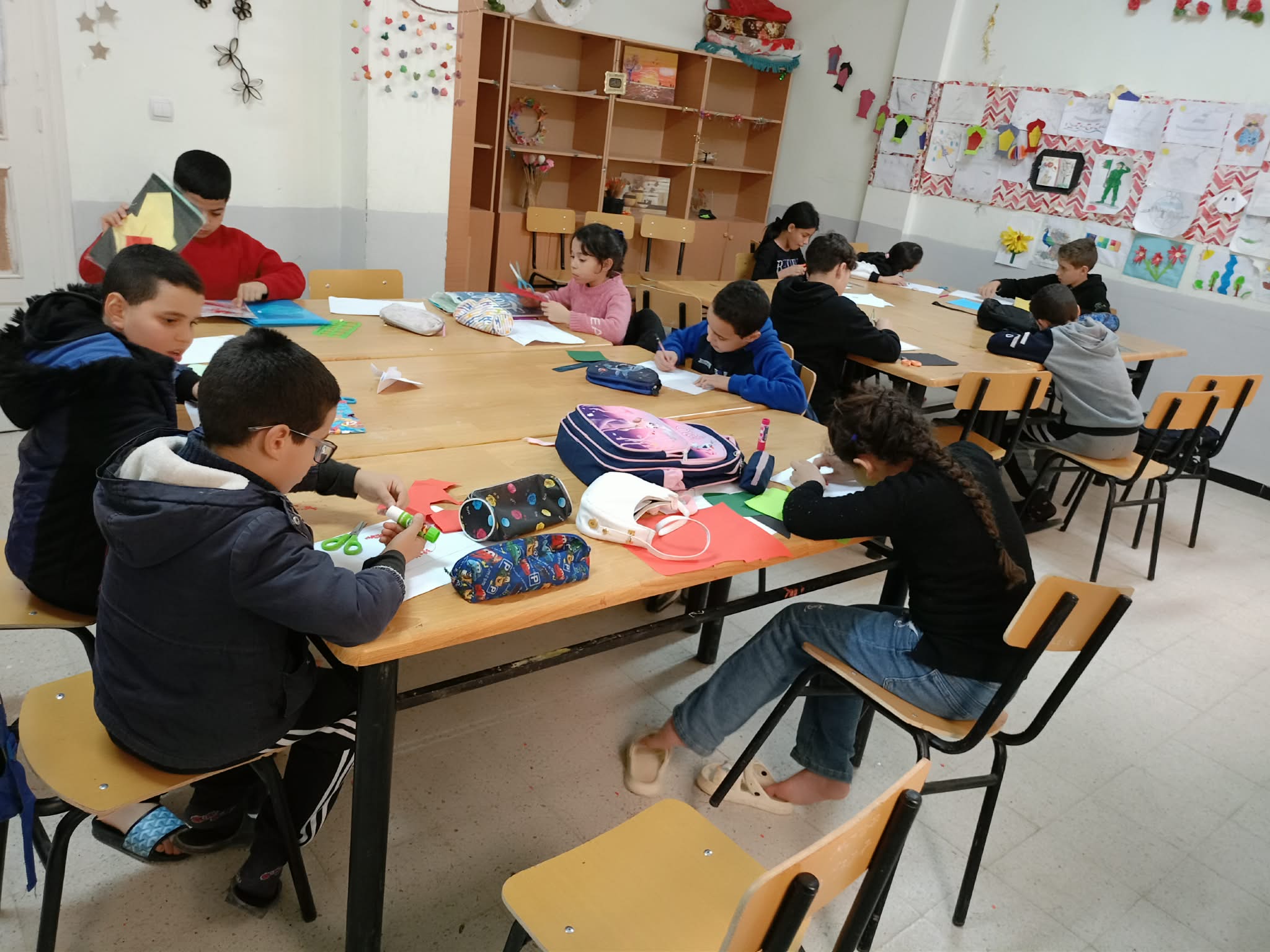 رسم واشغال اليدوية