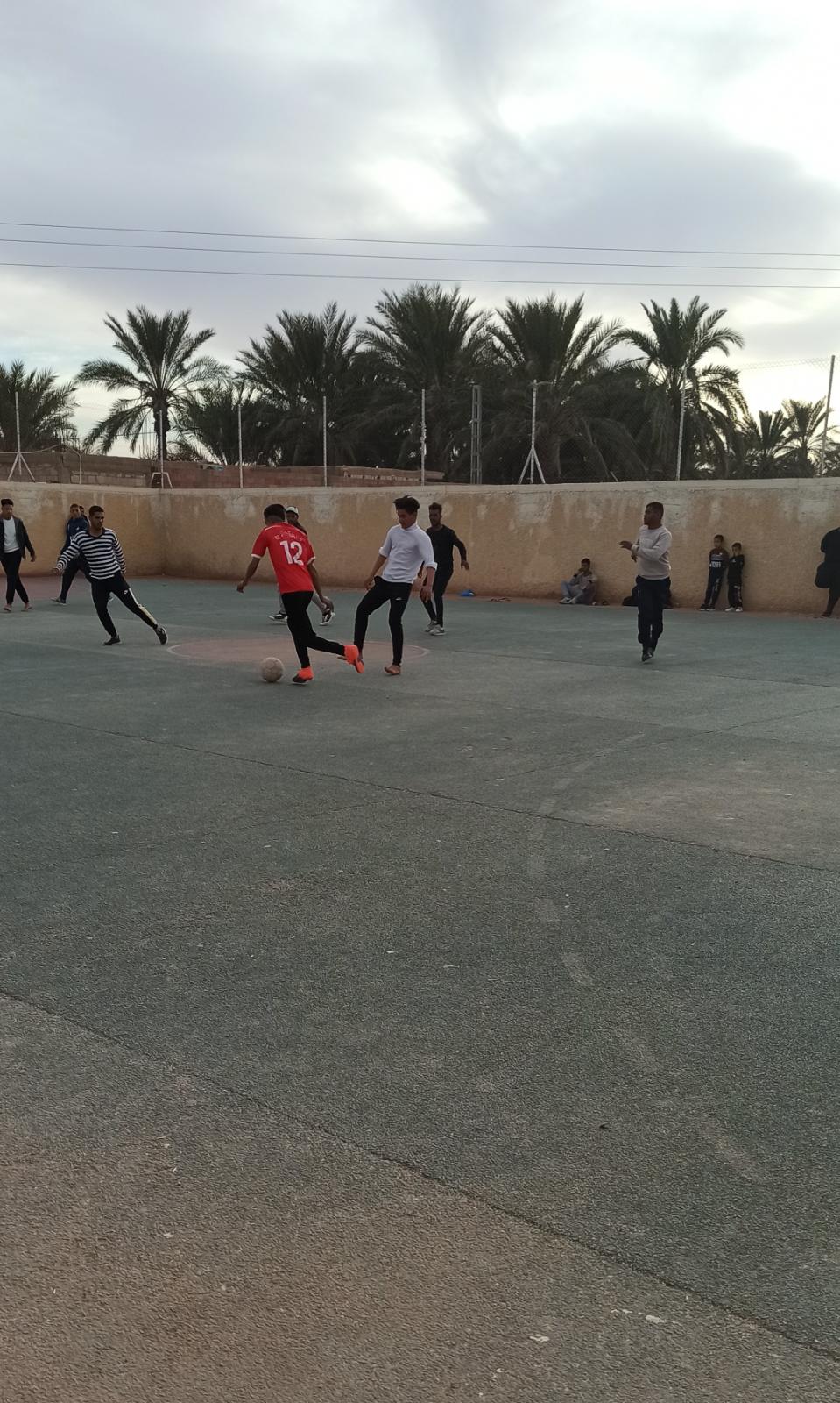 كرة القدم تجمعنا
