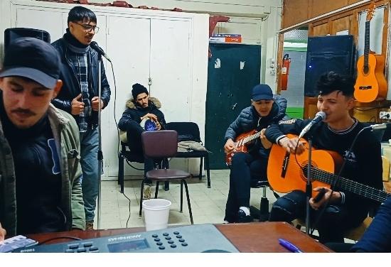 تدريبات عل الآلات الموسيقية