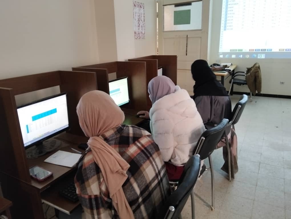 الاعلام الي